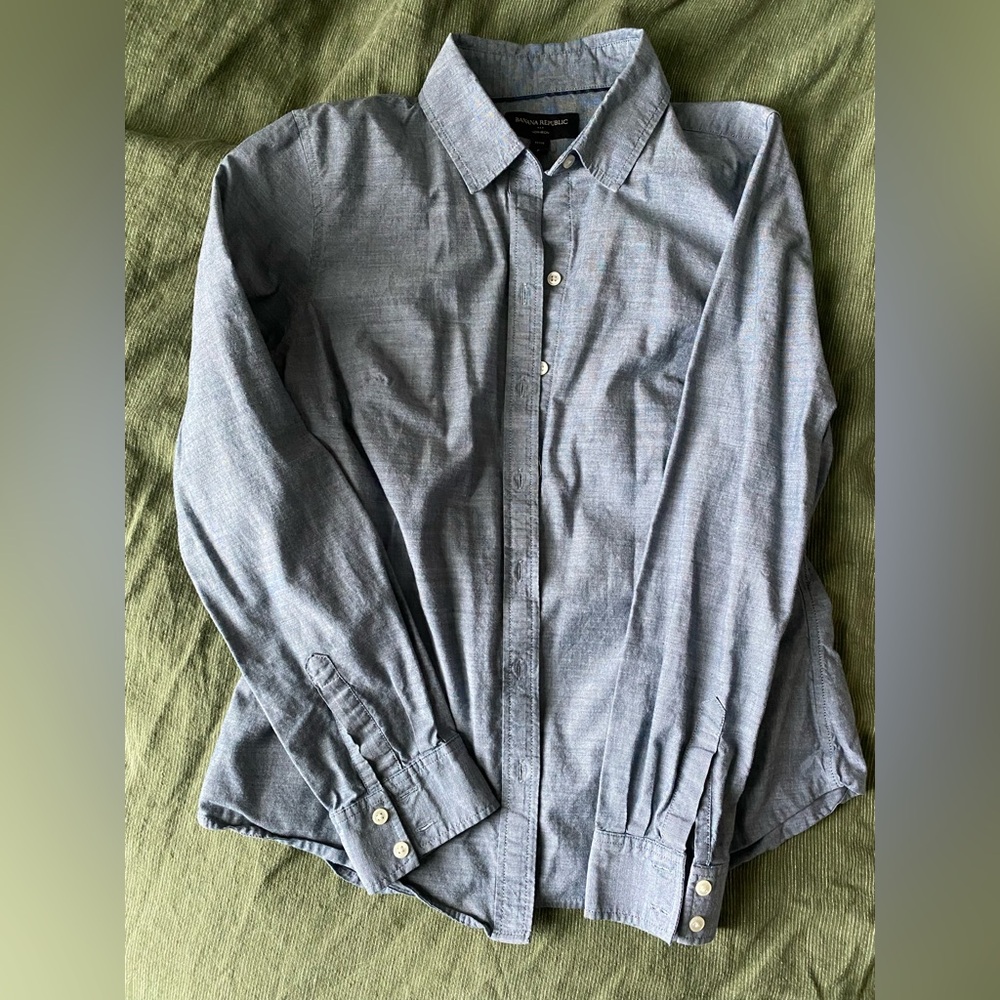 Banana Republic Chambray Casual Button-Down Shirt